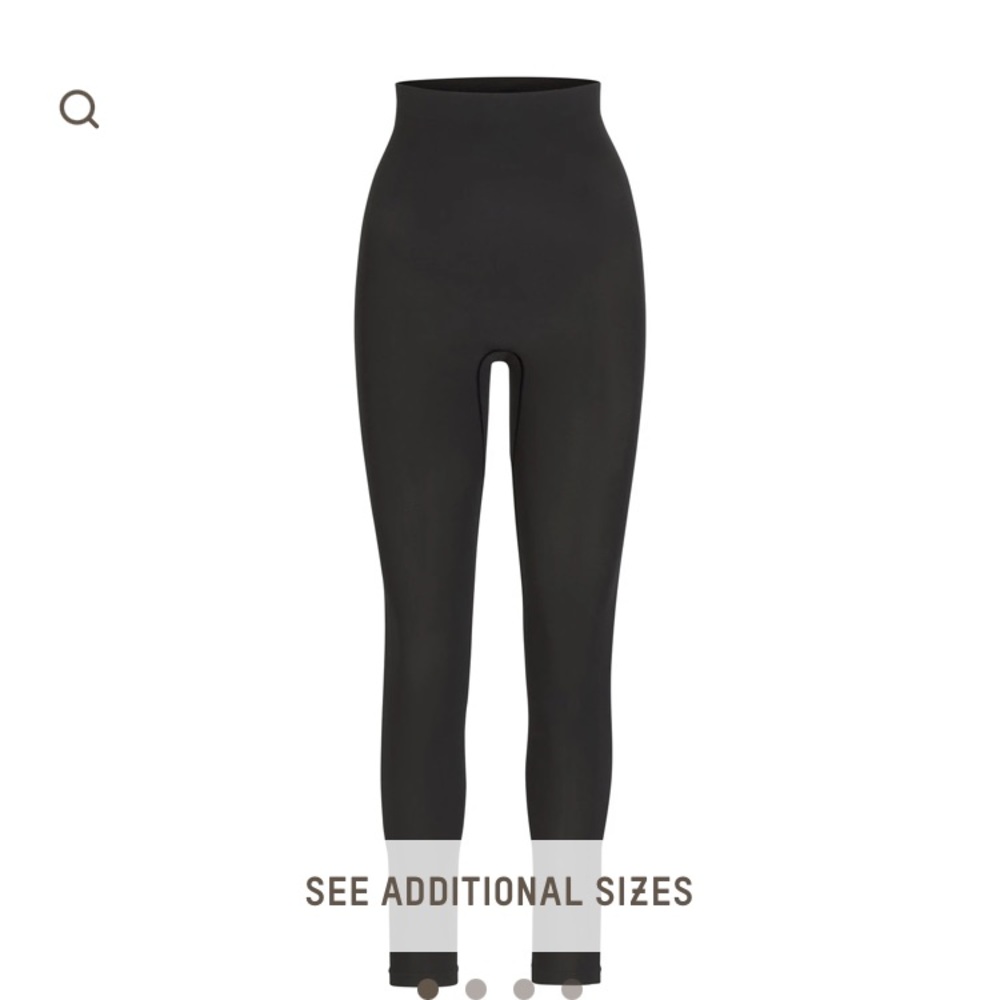 Brand new Skims blackshape wear leggings in onyx